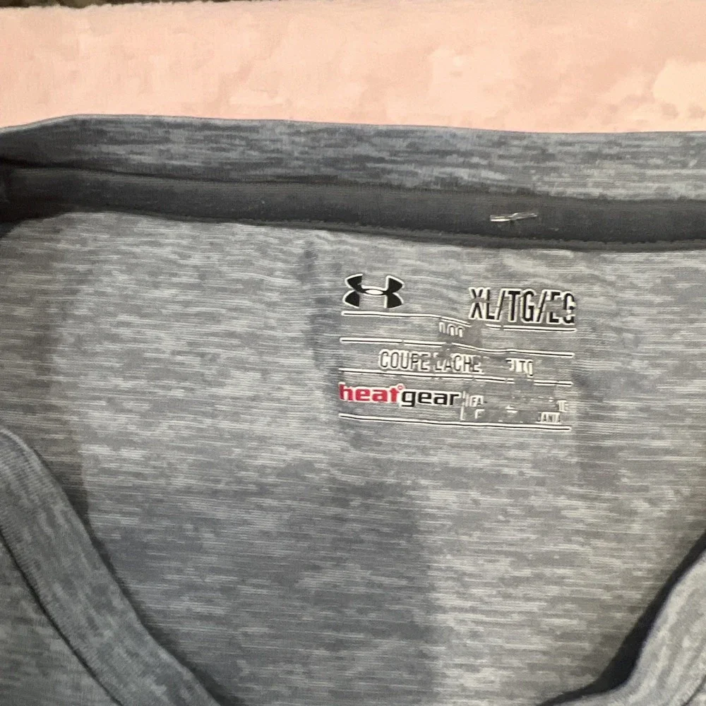 Under Armour Heat Gear Loose Mens Gray Chest‎ Logo Tee size X-Large188